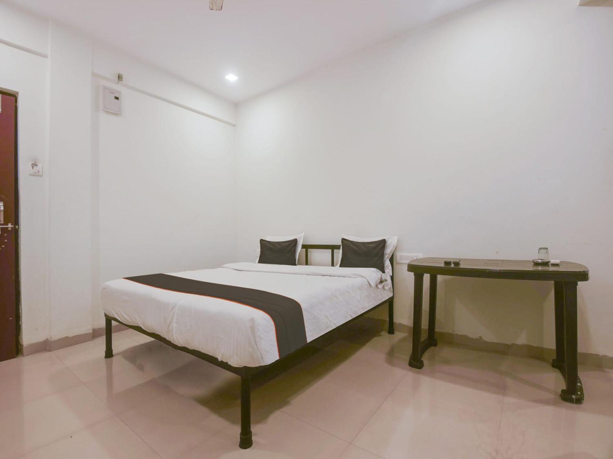 Collection O Morjim Sea Wave Hotel Bagian luar foto
