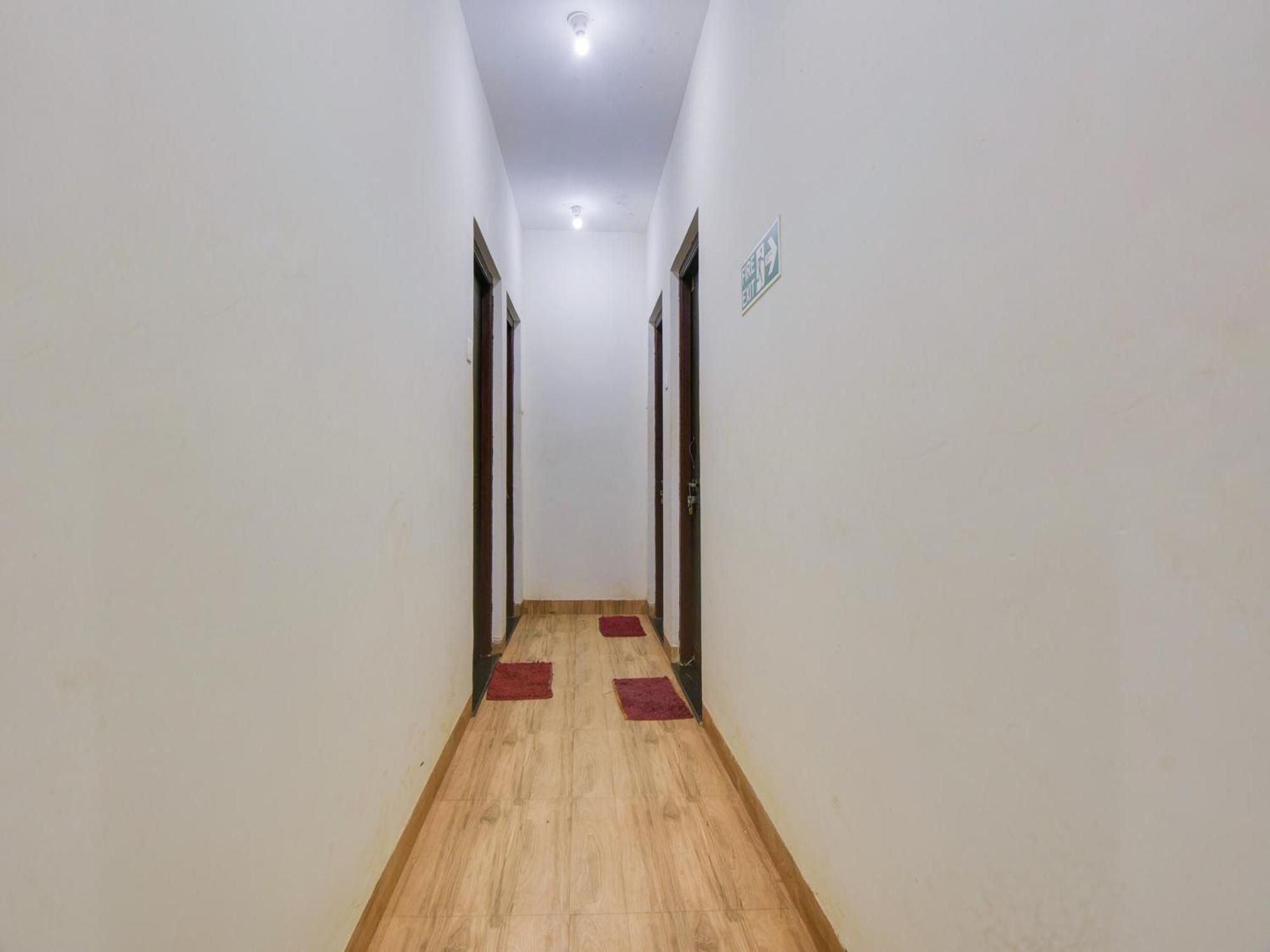 Collection O Morjim Sea Wave Hotel Bagian luar foto