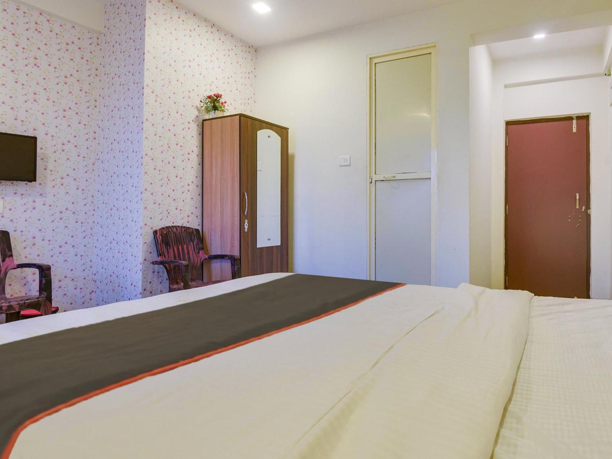 Collection O Morjim Sea Wave Hotel Bagian luar foto