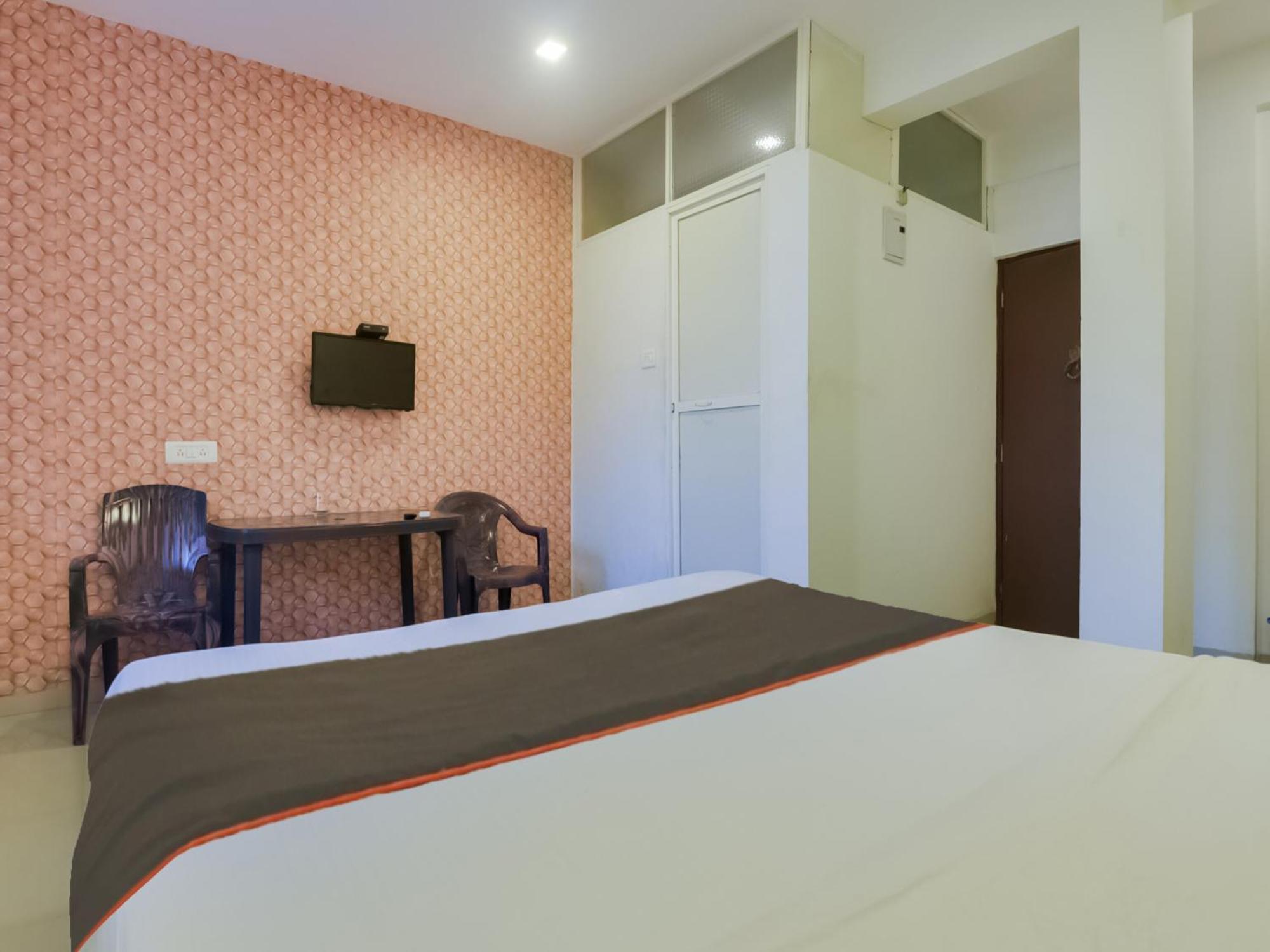 Collection O Morjim Sea Wave Hotel Bagian luar foto