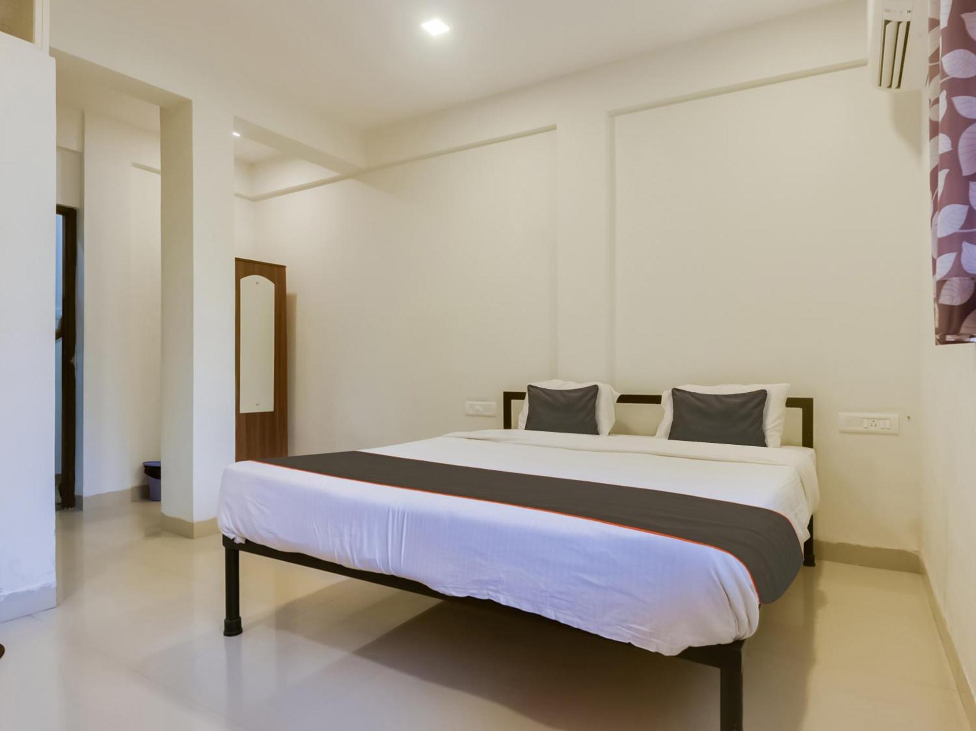 Collection O Morjim Sea Wave Hotel Bagian luar foto