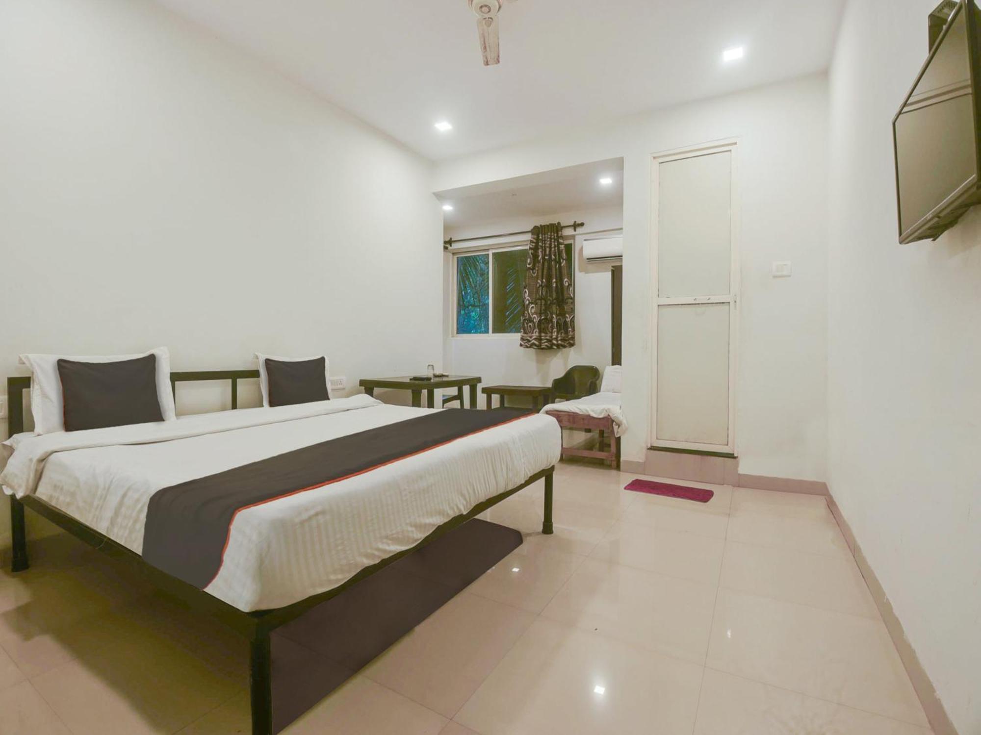 Collection O Morjim Sea Wave Hotel Bagian luar foto
